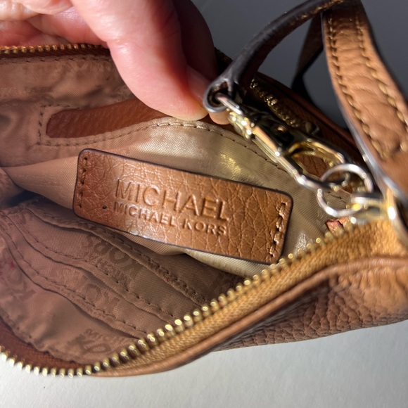 Michael Kors brown wristlet minor wear - Picture 5 of 6